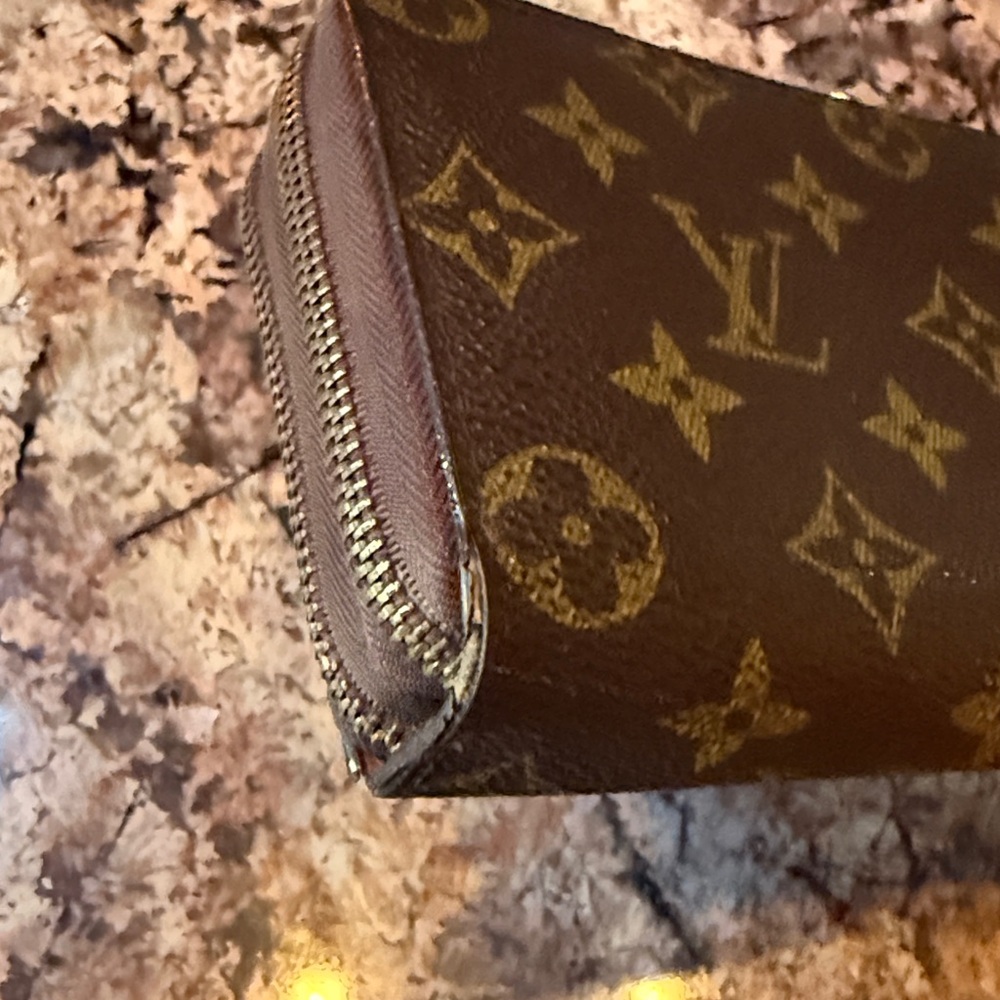 Wallet - Picture 5 of 9